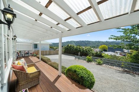 Photo of property in 4 Hillside Drive, Maoribank, Upper Hutt, 5018