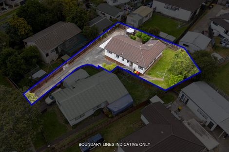 Photo of property in 2/9 Bellville Drive, Clendon Park, Auckland, 2103