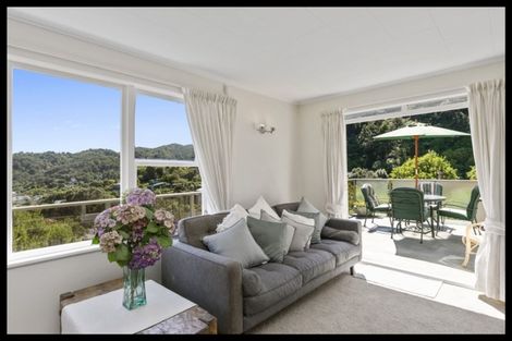 Photo of property in 73 Walter Road, Lowry Bay, Lower Hutt, 5013