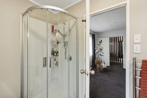 Photo of property in 14 Cypress Grove, Paraparaumu, 5032