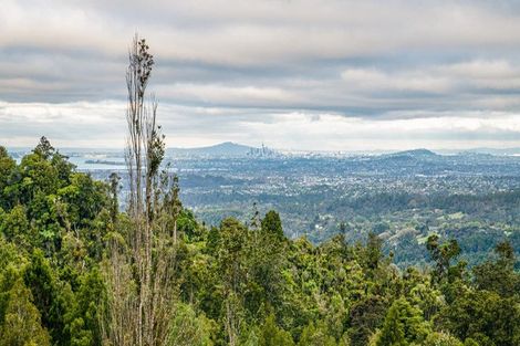 Photo of property in 408a Scenic Drive, Waiatarua, Auckland, 0612