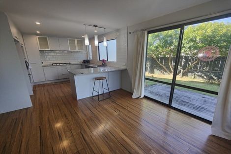 Photo of property in 1/5 Cambric Place, Botany Downs, Auckland, 2010