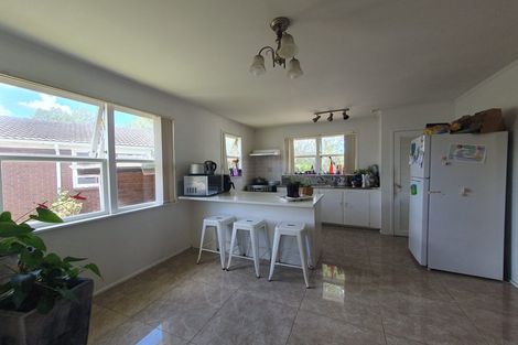 Photo of property in 33 Universal Drive, Henderson, Auckland, 0610