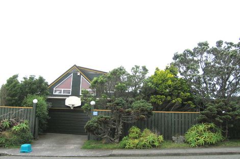 Photo of property in 54 Baylands Drive, Newlands, Wellington, 6037