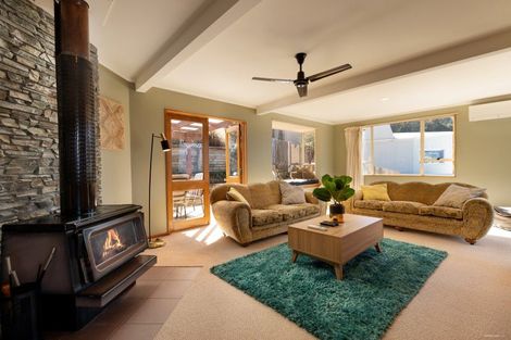 Photo of property in 141 Wynyard Crescent, Fernhill, Queenstown, 9300