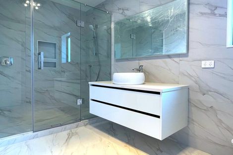 Photo of property in 84 Station Road, Kumeu, 0891