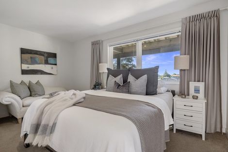 Photo of property in 32 Seaview Avenue, Northcote, Auckland, 0627