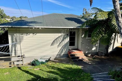 Photo of property in 147 Ruskin Road, Newlands, Wellington, 6037