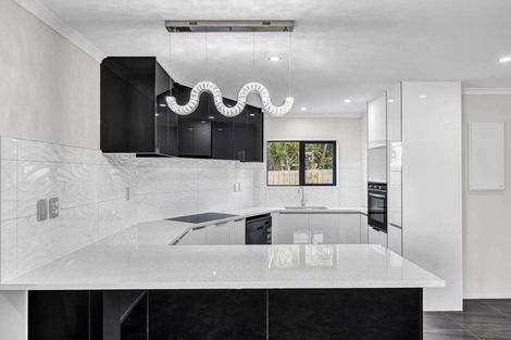 Photo of property in 15 Mckean Avenue, Manurewa, Auckland, 2102