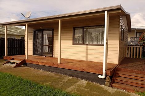 Photo of property in 18 Dungarvon Place, Clendon Park, Auckland, 2103