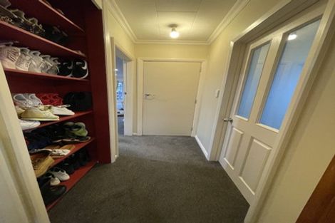 Photo of property in 16 Wychwood Crescent, Bishopdale, Christchurch, 8053