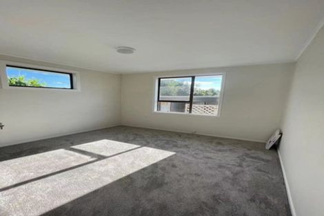 Photo of property in 128 Cobham Crescent, Kelston, Auckland, 0602