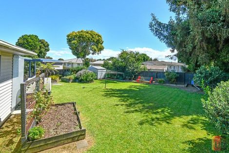 Photo of property in 8 Ainsdale Place, Manurewa, Auckland, 2102