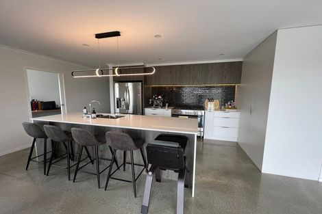 Photo of property in 32 County Drive, Hawera, 4610