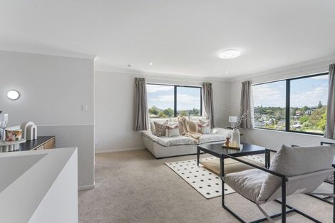 Photo of property in 34a Sovereign Place, Glenfield, Auckland, 0629