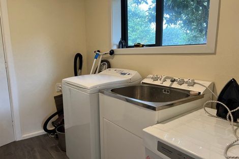 Photo of property in 135 Avonhead Road, Avonhead, Christchurch, 8042