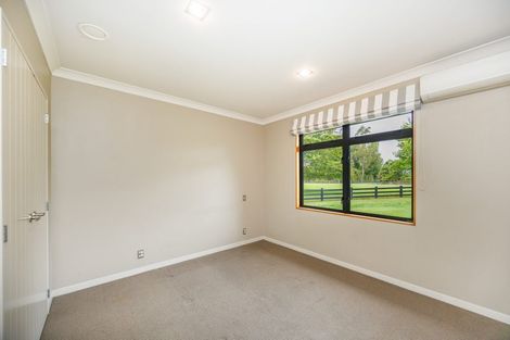 Photo of property in 7 Titirangi Drive, Fitzherbert, Palmerston North, 4471