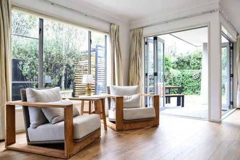 Photo of property in 43 The Esplanade, Huntington, Hamilton, 3210