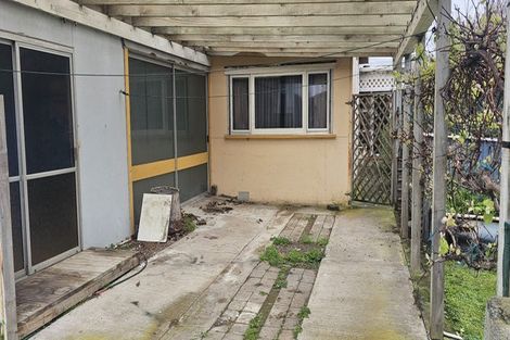Photo of property in 16 Suffolk Street, Patea, 4520