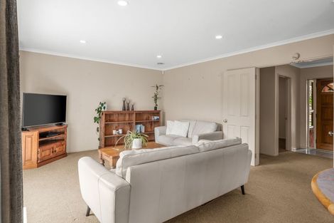 Photo of property in 63 Waiwherowhero Drive, St Andrews, Hamilton, 3200