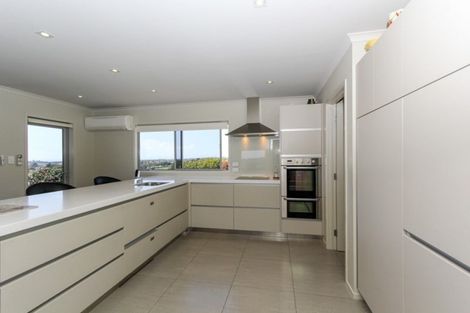 Photo of property in 33 Veale Road, Frankleigh Park, New Plymouth, 4371