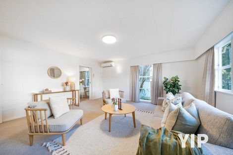 Photo of property in 24 Batchelor Street, Newlands, Wellington, 6037