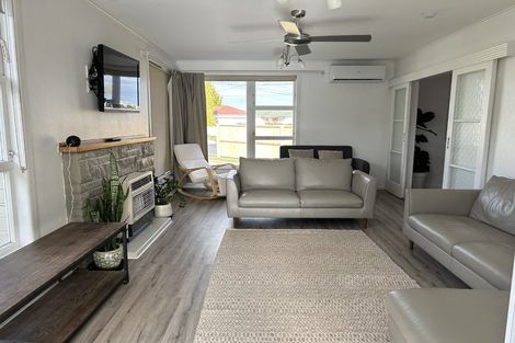 Photo of property in 90 Mount View Road, Melville, Hamilton, 3206