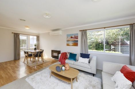 Photo of property in 37 Parkland Crescent, Terrace End, Palmerston North, 4410