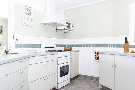 Photo of property in 12 Eton Place, Spotswood, New Plymouth, 4310