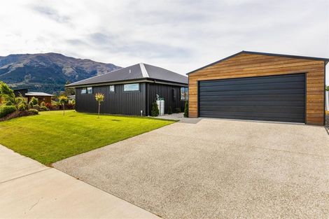 Photo of property in 1 Dingle Street, Lake Hawea, 9382