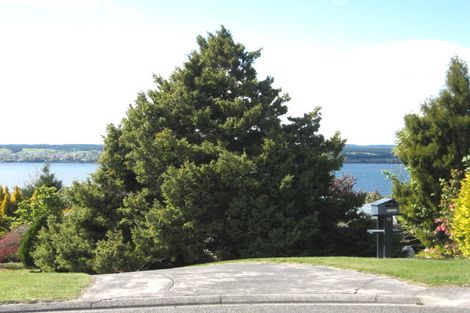 Photo of property in 17 Isobel Street, Acacia Bay, Taupo, 3330