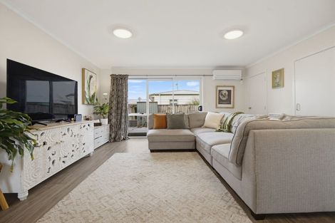 Photo of property in 27 Chiefs Court, Hamilton East, Hamilton, 3216