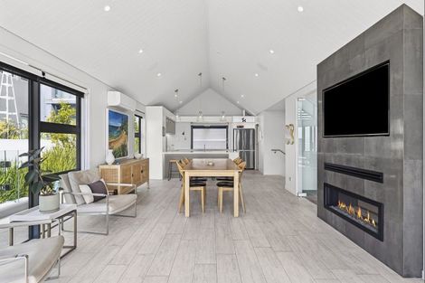 Photo of property in 333 Wakefield Quay, Stepneyville, Nelson, 7010