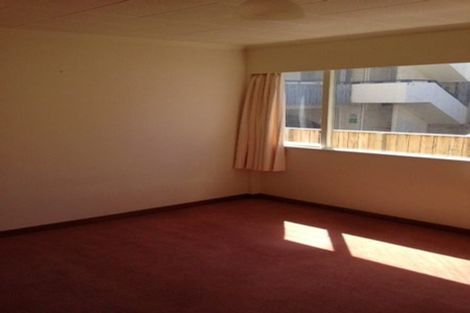 Photo of property in Westgate Flats, 4/36 Queen Street, Mount Victoria, Wellington, 6011