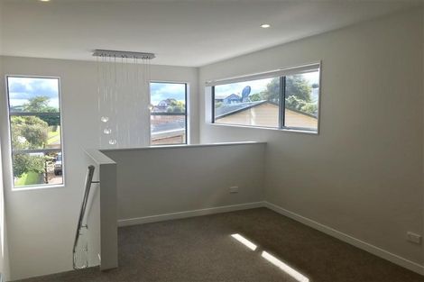 Photo of property in 50a Lewisham Street, Highland Park, Auckland, 2010