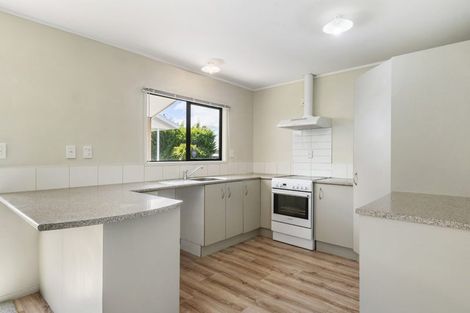 Photo of property in 199 Chivalry Road, Glenfield, Auckland, 0629