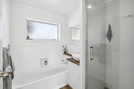 Photo of property in 2/4 Scott Street, Moturoa, New Plymouth, 4310