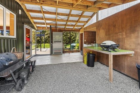 Photo of property in 241a Hailes Road, Whananaki, 0181