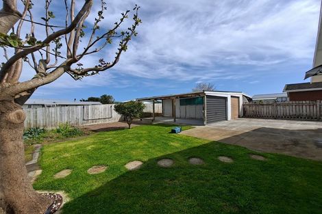 Photo of property in 35 Camellia Avenue, Bell Block, New Plymouth, 4312