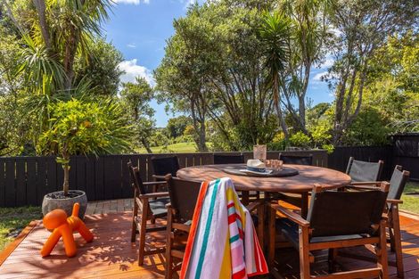 Photo of property in 5 Crestview Place, Browns Bay, Auckland, 0630