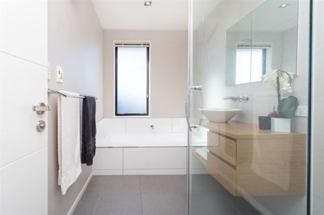 Photo of property in 6a Sawyers Arms Road, Northcote, Christchurch, 8052