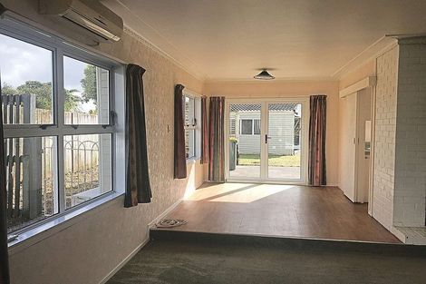 Photo of property in 11 Walworth Avenue, Pakuranga Heights, Auckland, 2010