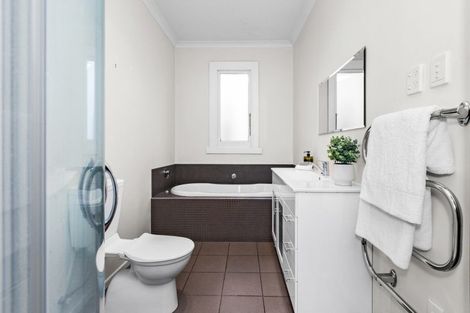 Photo of property in 82 Kennedy Road, Napier South, Napier, 4110