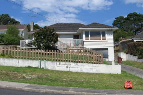 Photo of property in 2/8 Alexander Avenue, Torbay, Auckland, 0630