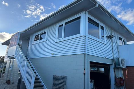 Photo of property in 105 Lincoln Road, Henderson, Auckland, 0610