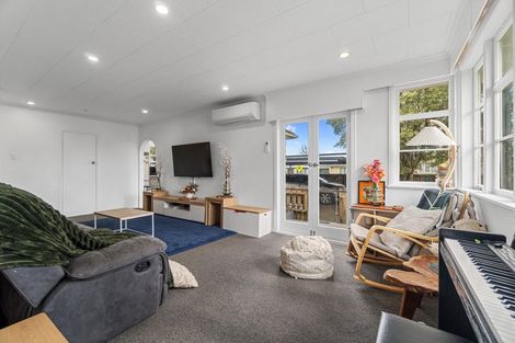 Photo of property in 6 Kenney Crescent, Fairfield, Hamilton, 3214