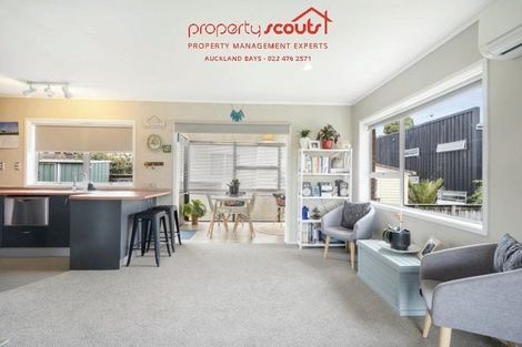 Photo of property in 2/41 Mason Street, New Lynn, Auckland, 0600