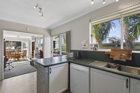 Photo of property in 61 Clawton Street, Westown, New Plymouth, 4310