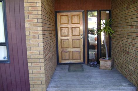 Photo of property in 23 Te Ahuahu Road, Piha, New Lynn, 0772