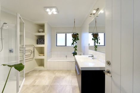 Photo of property in 18 Katania Heights, Brightwater, 7022